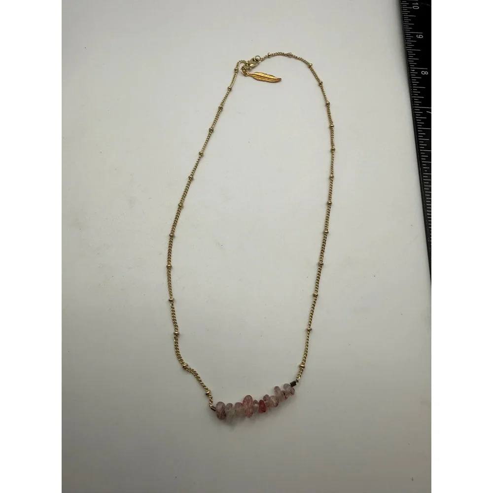 Strawberry Quartz Chip Bead Necklace Gold Tone Satellite Chain Feather Charm 18